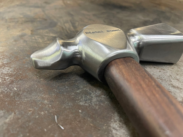 Offset clipping hammer